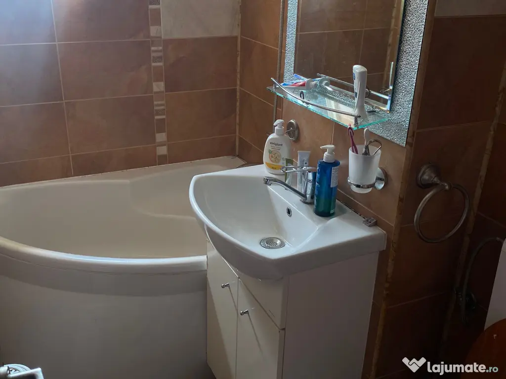 Dau în chirie apart 2 cam Manastur 