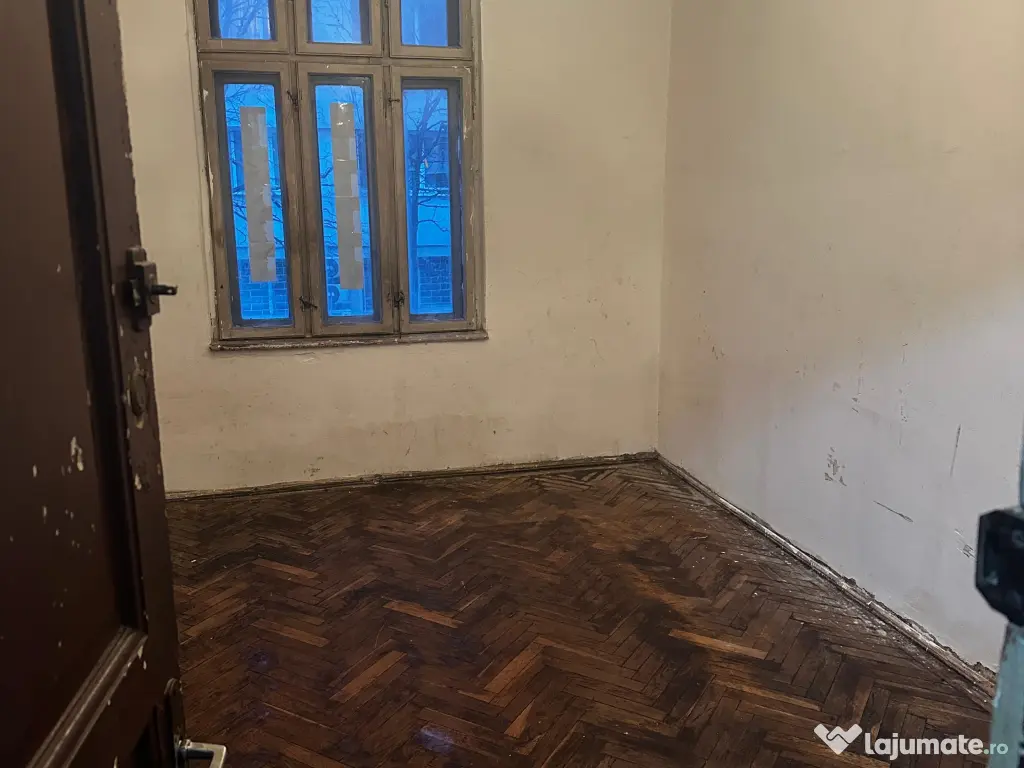 Apartament 3 camere 80,40 mp decomandat Vila veche tip bloc