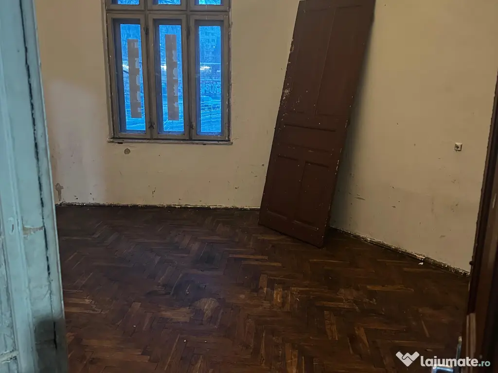 Apartament 3 camere 80,40 mp decomandat Vila veche tip bloc