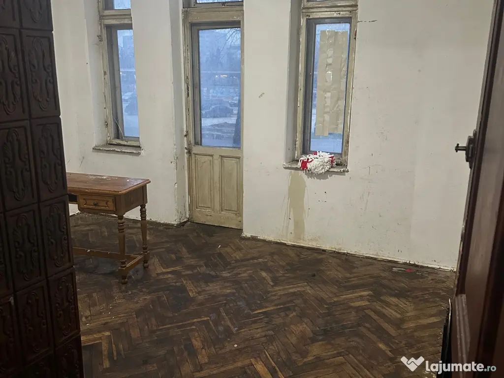 Apartament 3 camere 80,40 mp decomandat Vila veche tip bloc