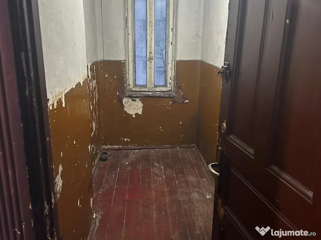 Apartament 3 camere 80,40 mp decomandat Vila veche tip bloc