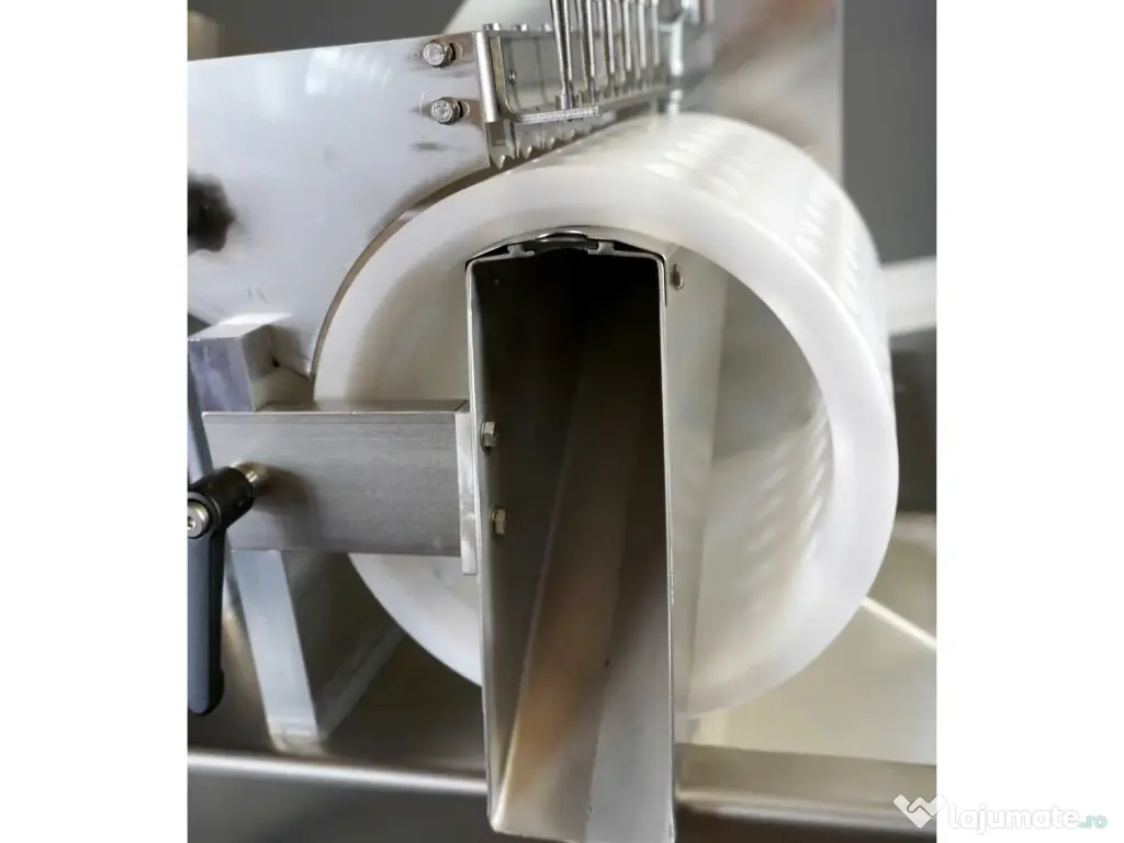 Masina automata pentru scos samburi de cirese si visine GM200