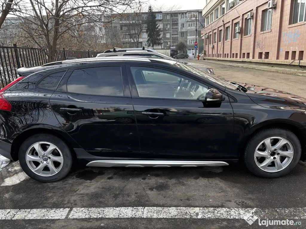 Volvo V40 Cross Country D3, 2.0 diesel, automat, 2015, Euro 6, TVA deductibil 