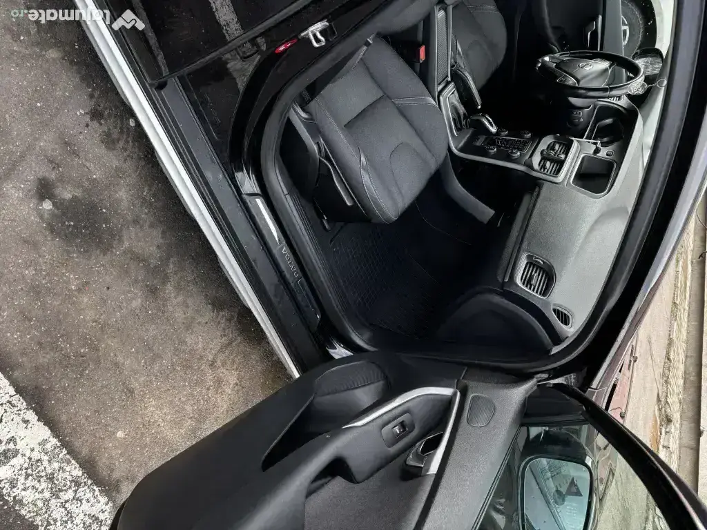 Volvo V40 Cross Country D3, 2.0 diesel, automat, 2015, Euro 6, TVA deductibil 