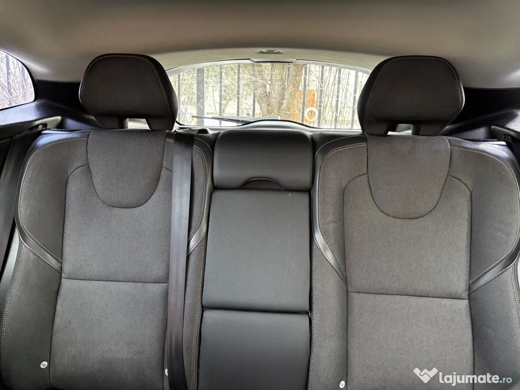 Volvo V40 Cross Country D3, 2.0 diesel, automat, 2015, Euro 6, TVA deductibil 