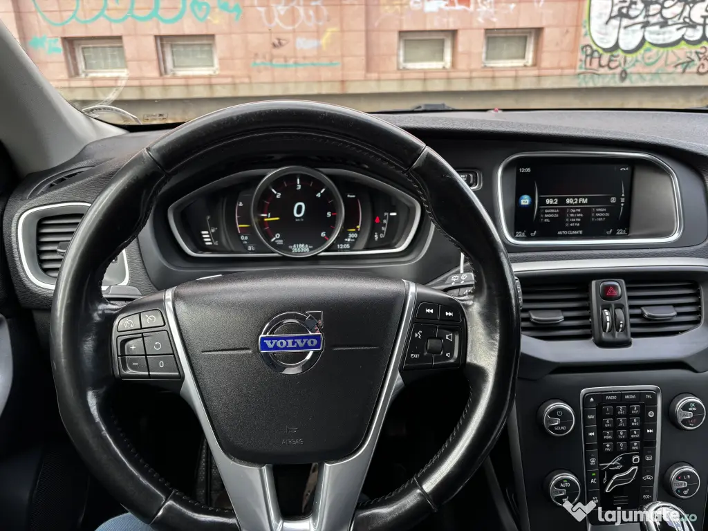 Volvo V40 Cross Country D3, 2.0 diesel, automat, 2015, Euro 6, TVA deductibil 