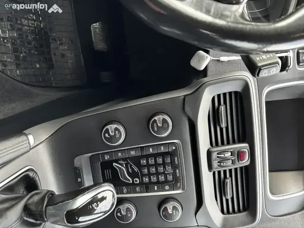 Volvo V40 Cross Country D3, 2.0 diesel, automat, 2015, Euro 6, TVA deductibil 