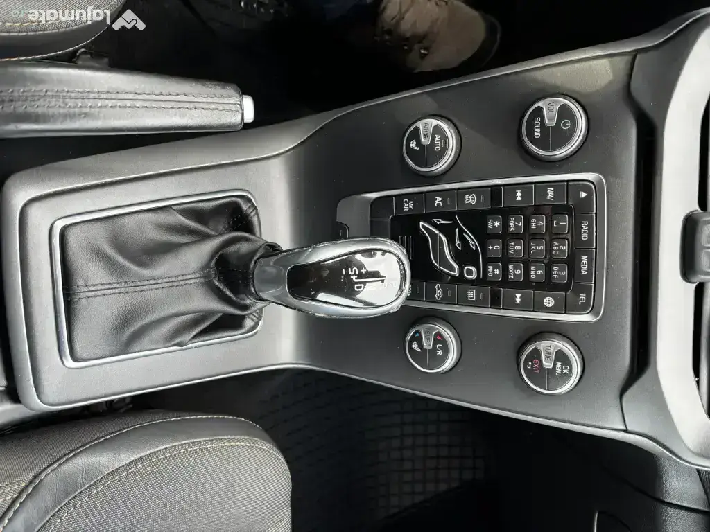 Volvo V40 Cross Country D3, 2.0 diesel, automat, 2015, Euro 6, TVA deductibil 