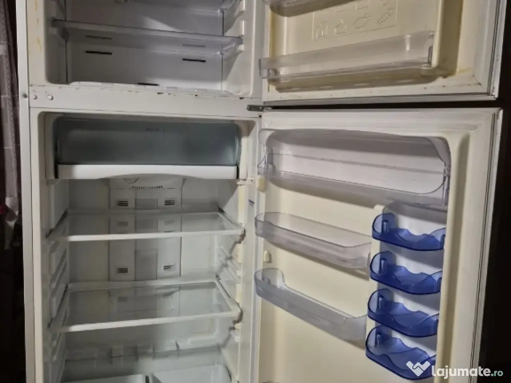 Frigider cu congelator 