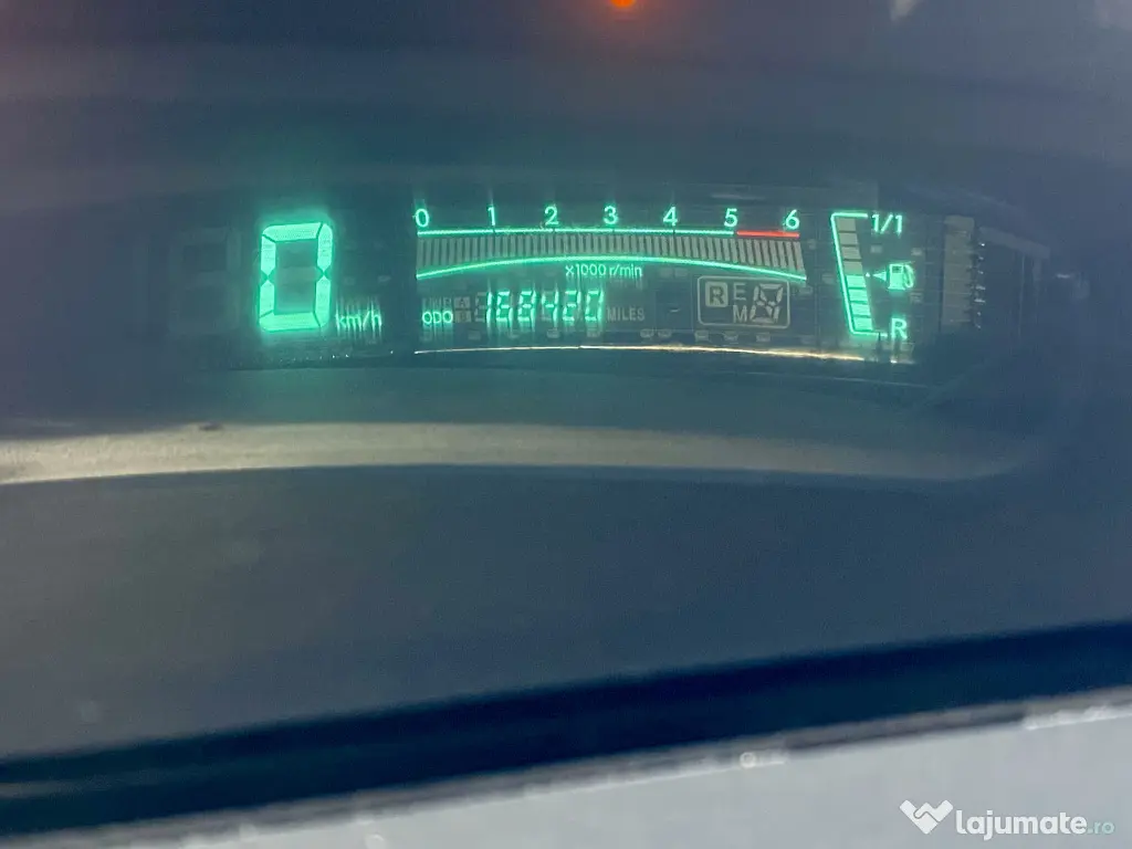 🚗 Toyota Yaris 1.4 D-4D – Motorină – 168.000 km 