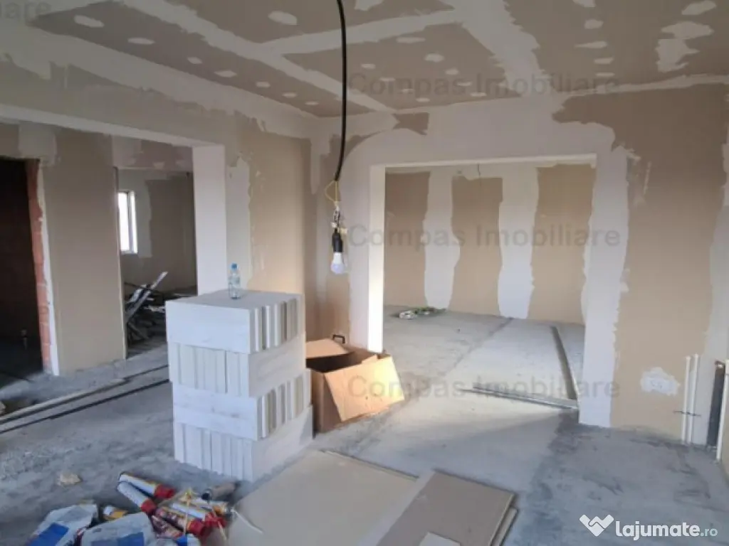 Casa la roșu in zona Dumbrava Roșie 