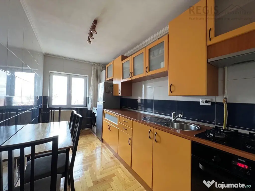 3 Camere, Decomandat, Parcare, Panorama, Bloc Tip Vila Centr 