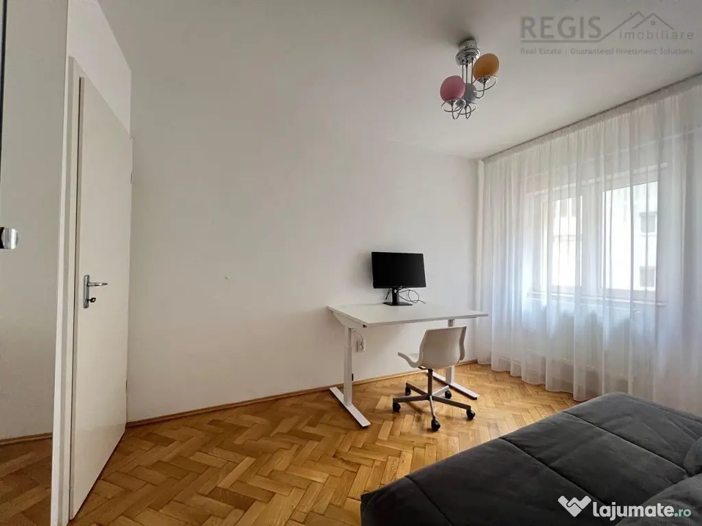 3 Camere, Decomandat, Parcare, Panorama, Bloc Tip Vila Centr 