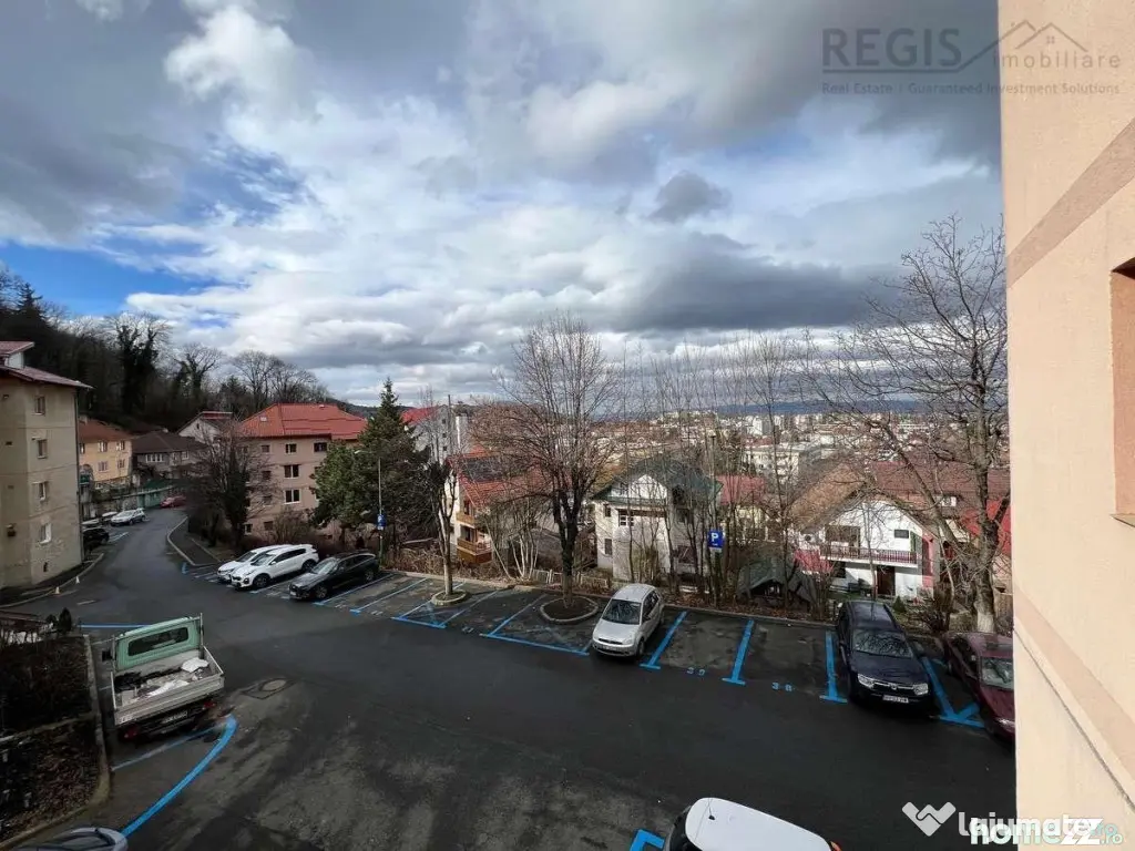 3 Camere, Decomandat, Parcare, Panorama, Bloc Tip Vila Centr 