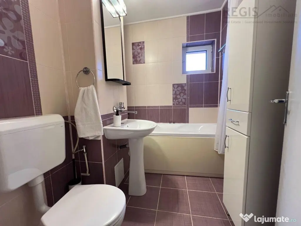 Centru Zona Verde, 3 Camere Bloc Tip Vila