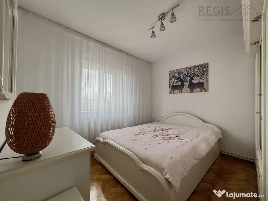 Centru Zona Verde, 3 Camere Bloc Tip Vila