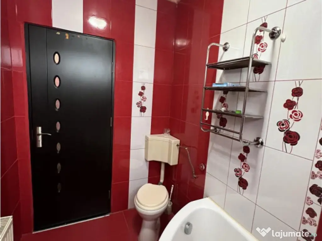 Garsoniera decomandata cu balcon la etajul 2 zona Turnisor d