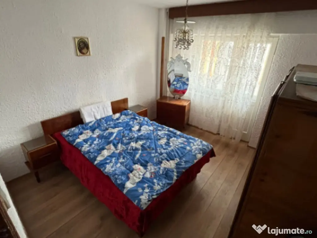 Oferta de închiriat apartament cu 2 camere central 