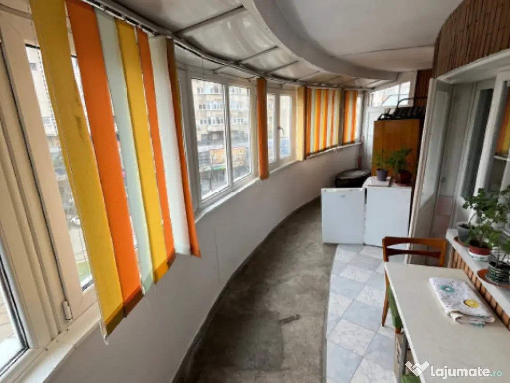 Oferta de închiriat apartament cu 2 camere central 