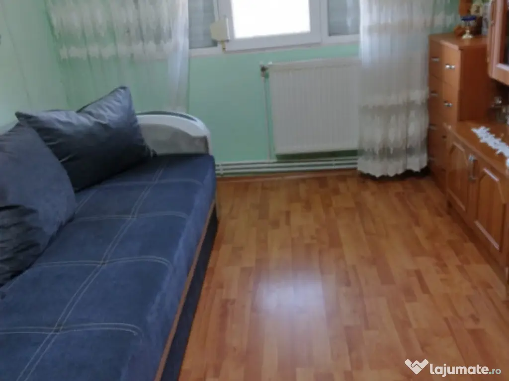 - Apartamwent 2 camere confort 2, etaj 3/4, cartier Apollo. 