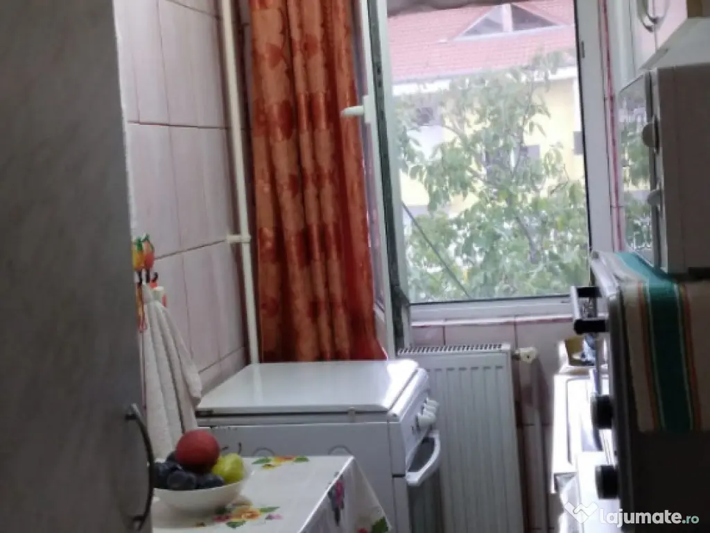 - Apartamwent 2 camere confort 2, etaj 3/4, cartier Apollo. 