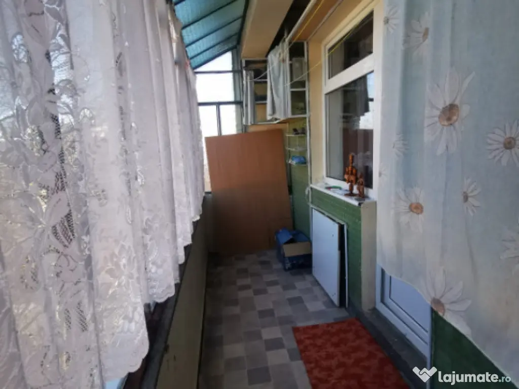 Apartament 2 camere decomandat zona Vasile Aaron 