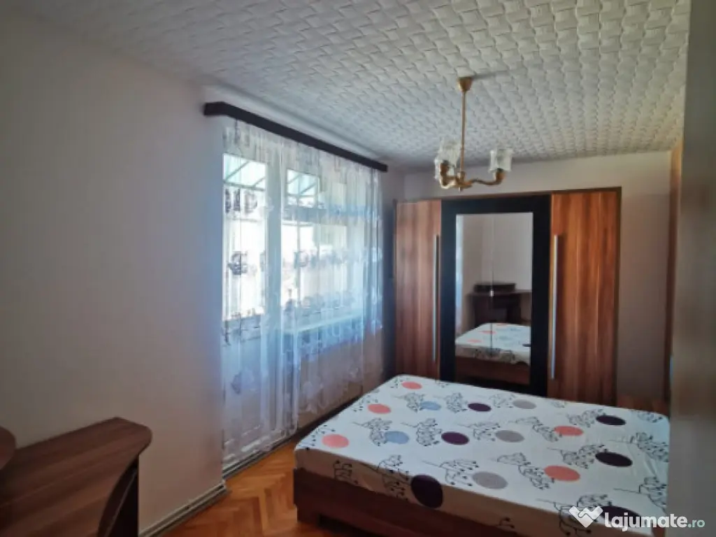 Apartament 2 camere decomandat zona Vasile Aaron 