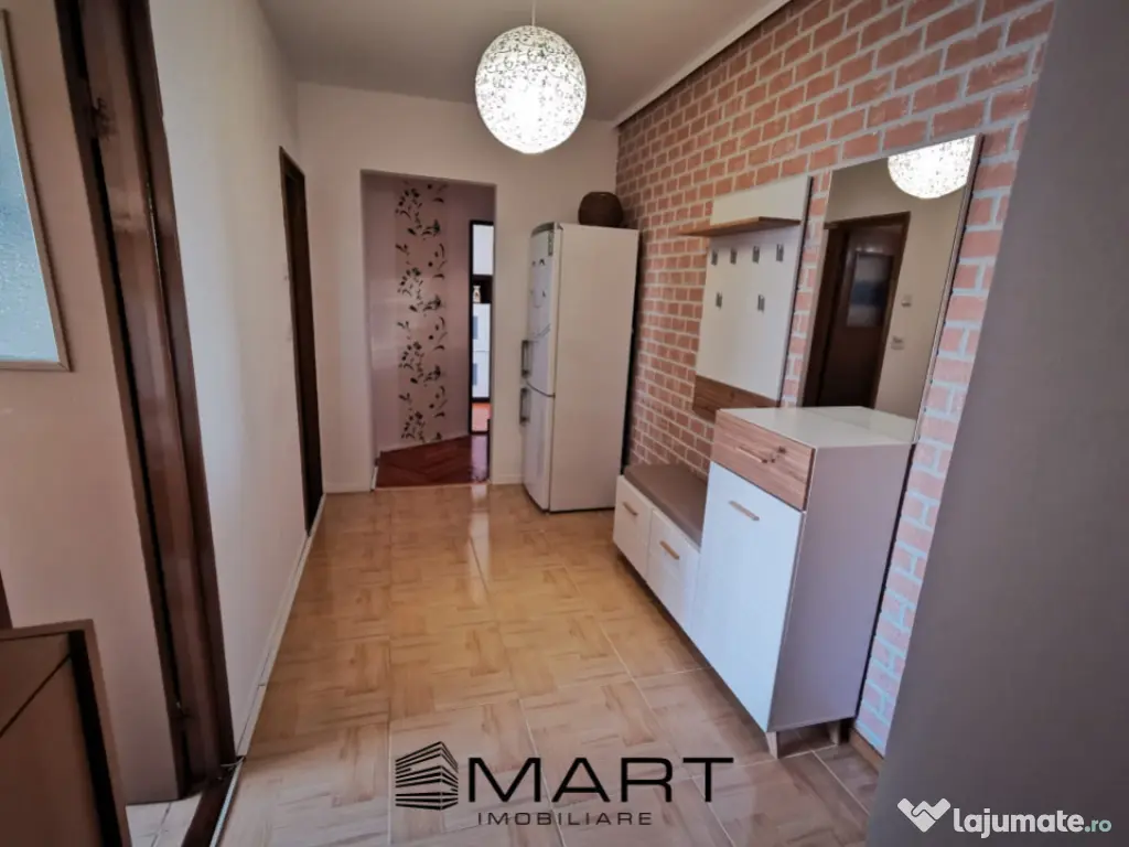 Apartament 2 camere decomandat zona Vasile Aaron 