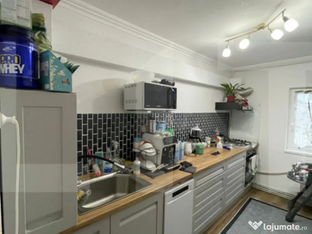 Apartament 3 camere, 67 mp, zona Lipovei 