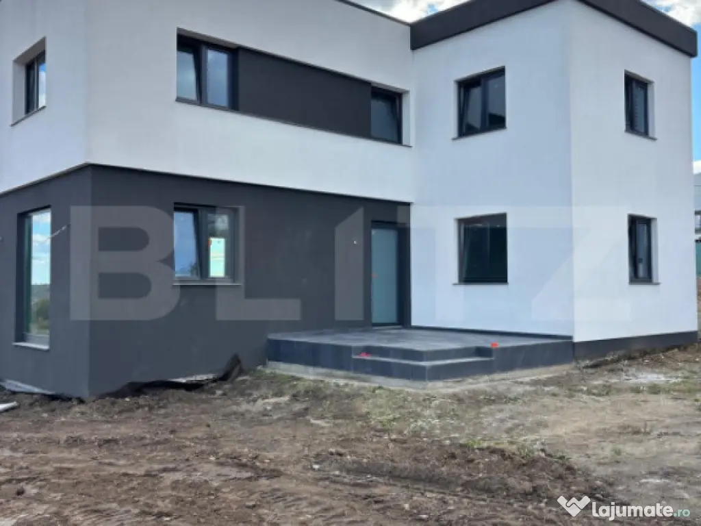 Casa cu 3 camere, 120 mp, loc. Moara