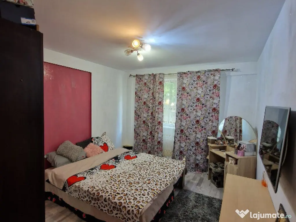 Apartament de 2 camere zona TRACTORUL,BLOC 2020