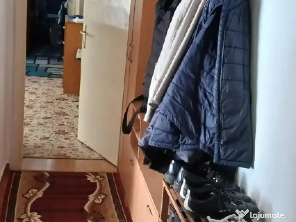 Apartament Cu 3 Camere Semidecomandate - Parter - Zona Areni 