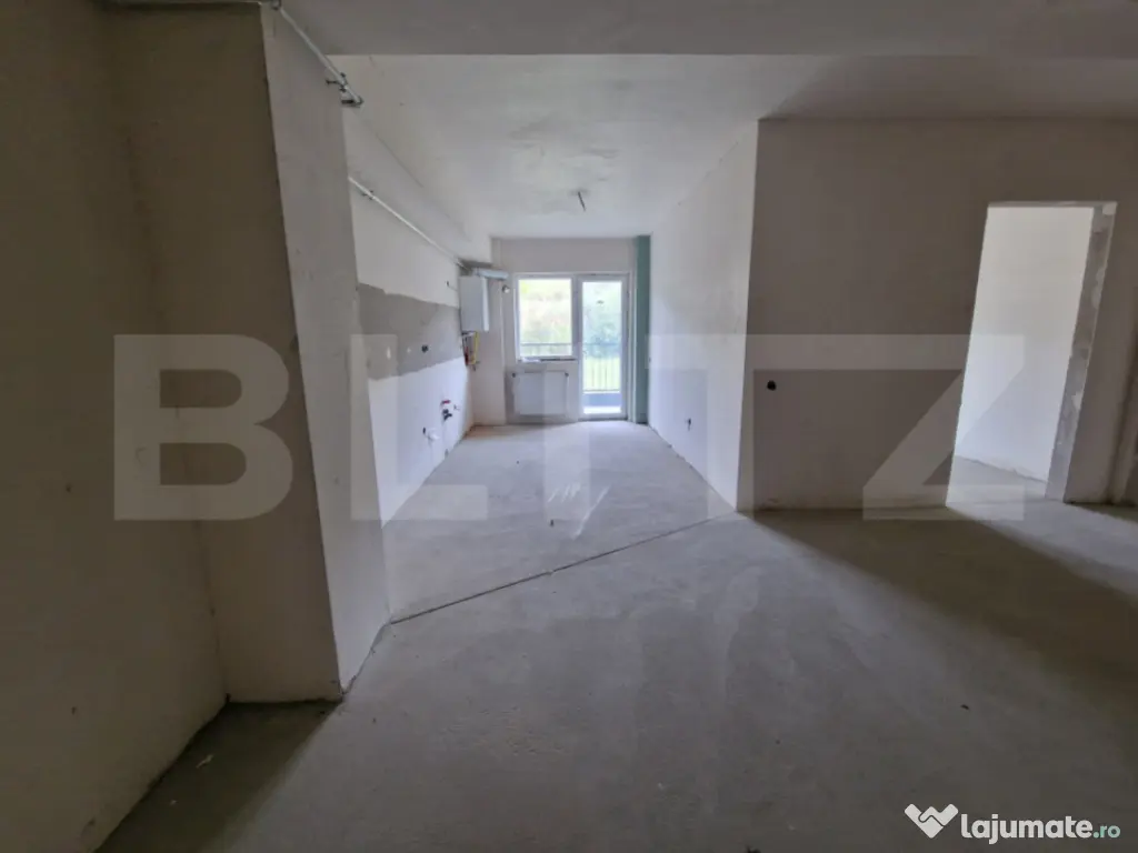 Apartament cu 3 camere, etajul 1, 62 mp, panorama, parcare,