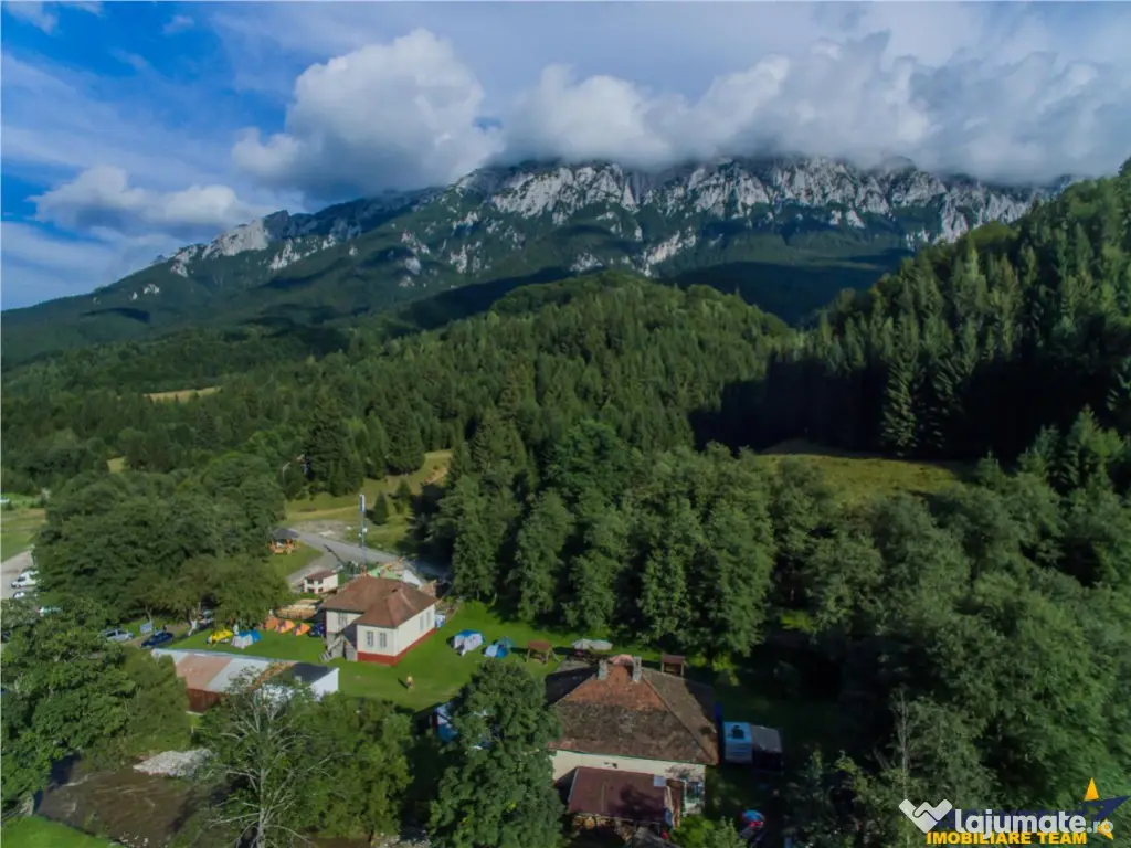 Complex turistic,afacere la cheie,3 vile, teren 7.700 mp,pan 