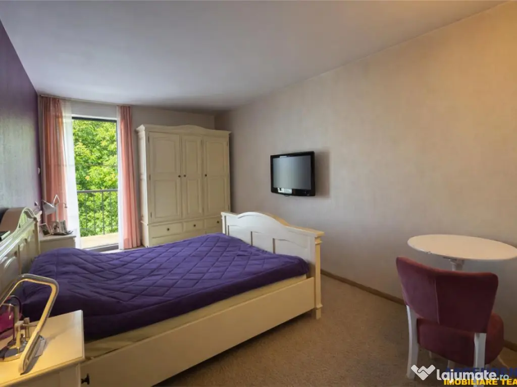 Casa nordica luminoasa, gata de mutat, garaj cald,spatiu de 