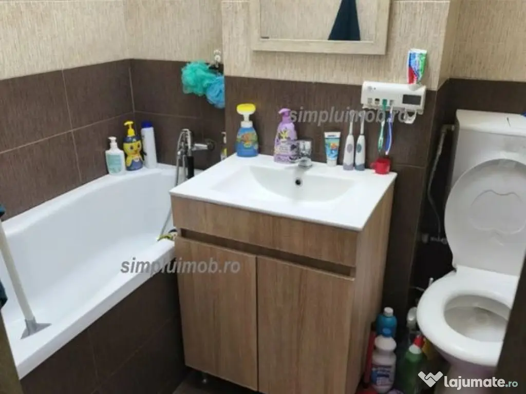 Decomandat renovat 2 camere sector 4 Resita 