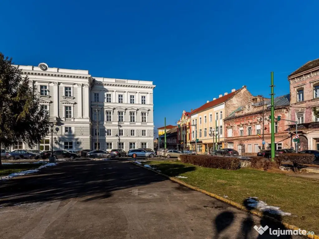 Clădire ultracentrală Arad | lângă Teatru | NU este M...