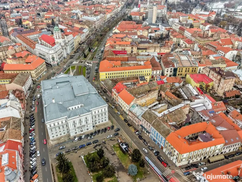 Clădire ultracentrală Arad | lângă Teatru | NU este M...