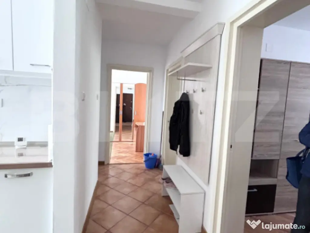 Apartament cu 3 camere, etaj 2, zona Calea Moldovei 