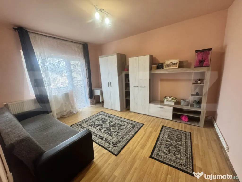 Garsonieră de închiriat, lângă sala sporturilor 