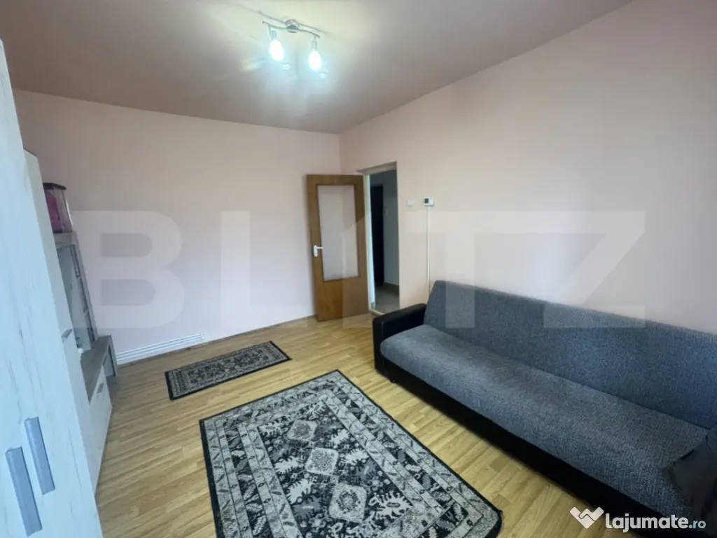 Garsonieră de închiriat, lângă sala sporturilor 