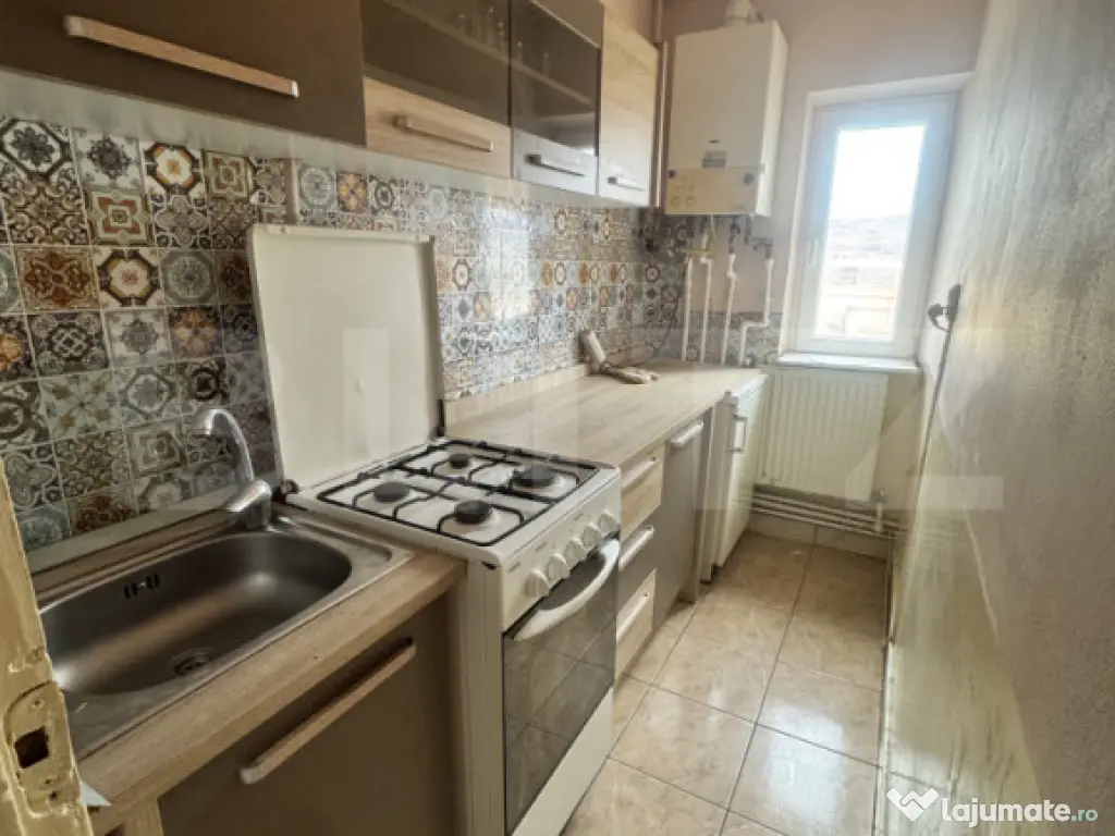 Garsonieră de închiriat, lângă sala sporturilor 