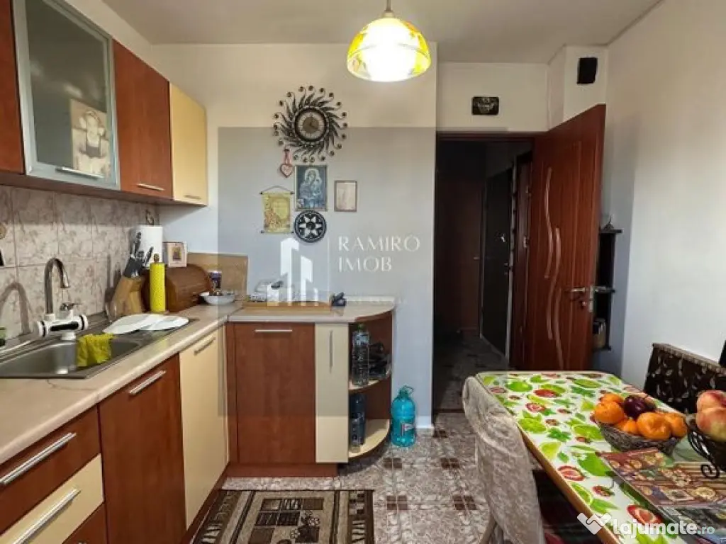 Apartament 3 Camere Decomandat- 70 mp - Metrou 1 Decembrie 