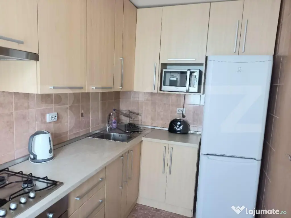 Apartament 2 camere, 43 mp, balcon, etaj 2, parcare, zona Ma 