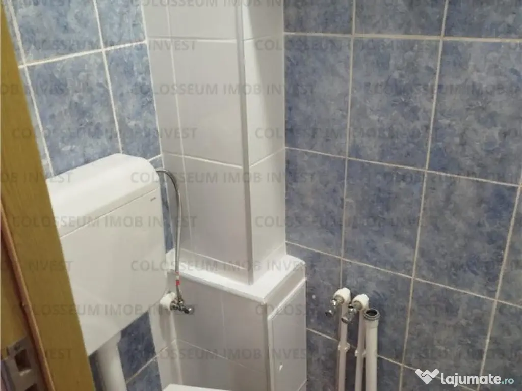 COLOSSEUM; Camera cu baie mobilata utilata Astra 