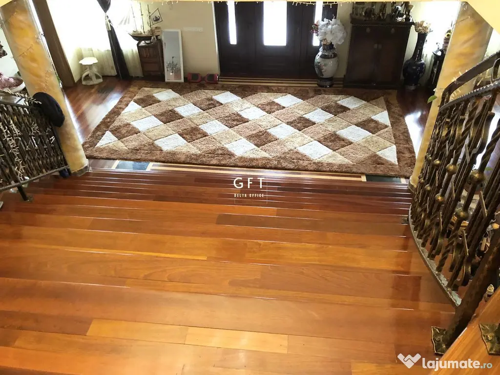 Casa de vanzare, 14 camere+teren 3500 mp, piscina interioara 