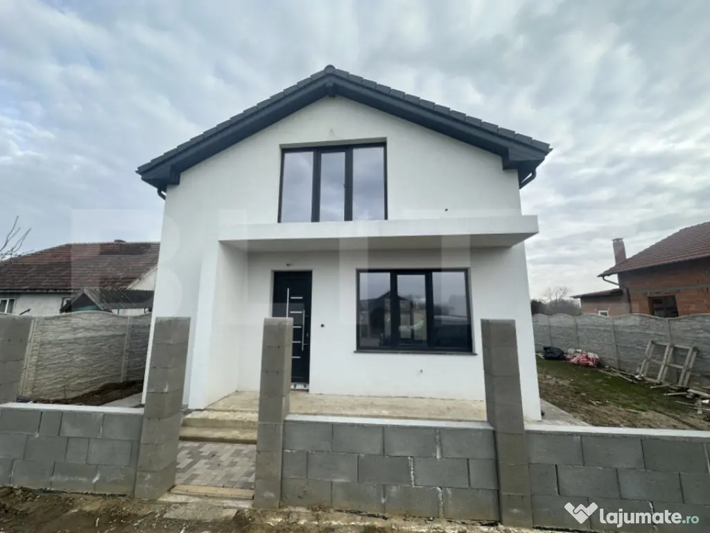 Casă modernă de vânzare în zona Lazuri 