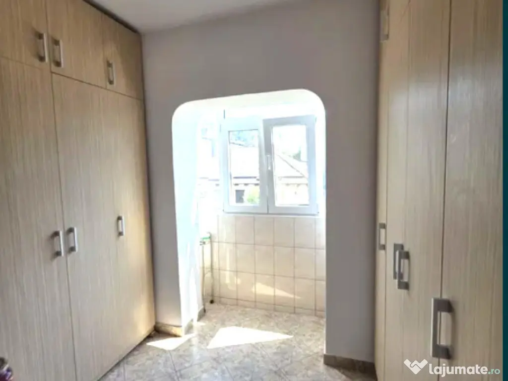 Apartament 4 camere Etaj 1 Central