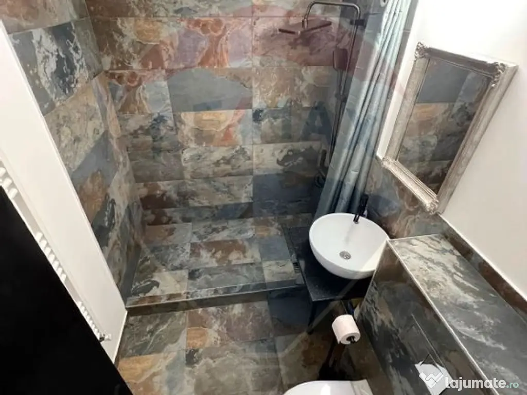 Apartament spațios de închiriat, strada Năsăud, bloc ... 