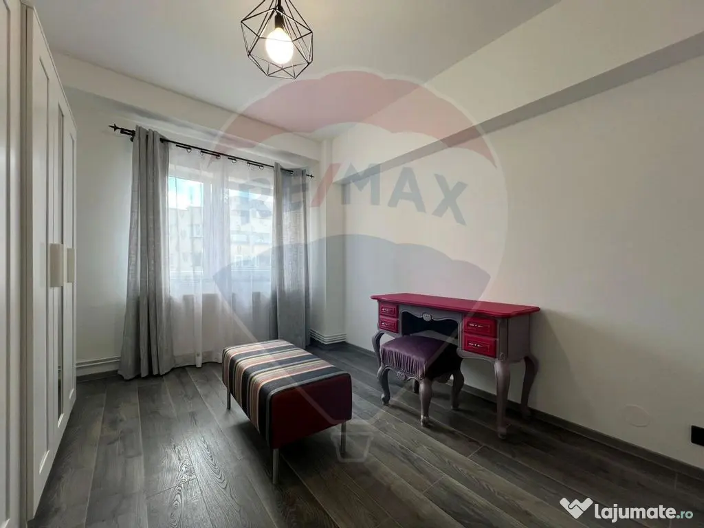 Apartament spațios de închiriat, strada Năsăud, bloc ... 